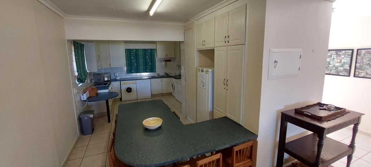 Juanita 105 - 8 Sleeper Apartment Margate